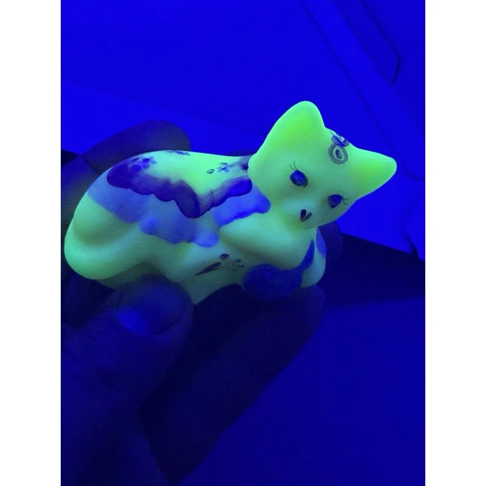 Fenton Art Glass Burmese Kitten Cat W/Ball 100 Years Vtg UV Glow 5044 Figurine